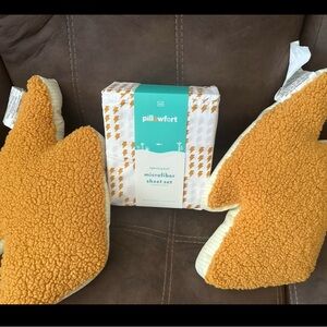 Pillowfort Lightning Bolt Accent Pillows and sheets - Mustard Yellow